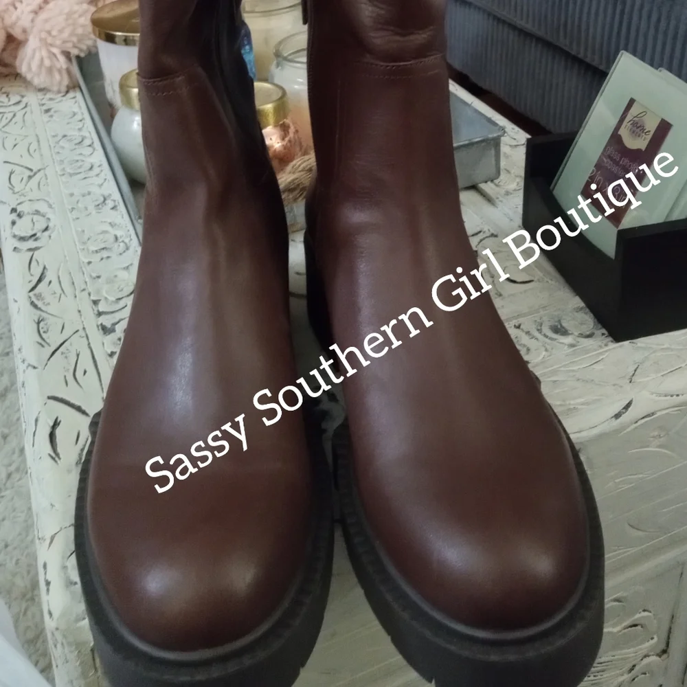 🆕⭐ COACH brown chunky sole boots